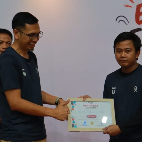 Teknik Logistik Raih Penghargaan sebagai Program Studi Terbaik dalam Pelaporan Capaian Sasaran Mutu